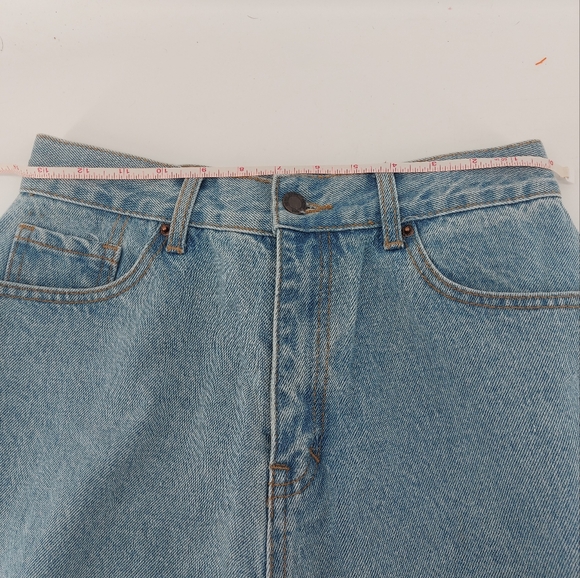 Merci Denim High-Waist Loose Fit Taper Leg Jeans Size 28 - Picture 7 of 10